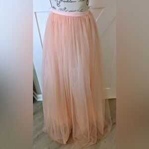 LuLus coveted curated collected. XS Skirt